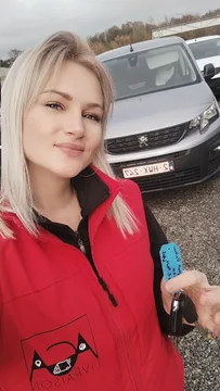 Przewoźnik Mały furgon Peugeot  Partner  w JUPILLE-SUR-MEUSE Belgia